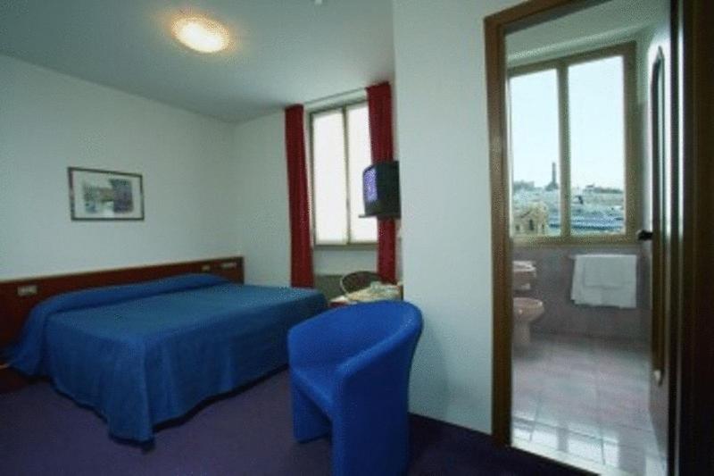 New Alexander Hotel